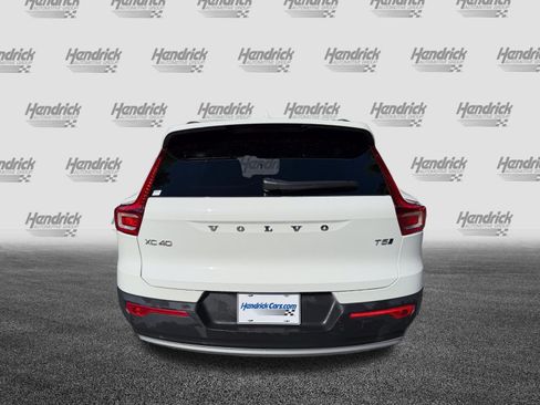 Used 2020 Volvo XC40 T5 Momentum AWD/4WD image 9