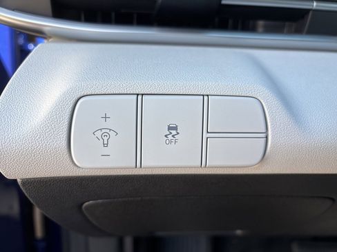 New 2025 Hyundai Elantra Limited image 15