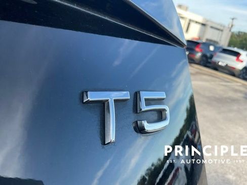 Used 2022 Volvo XC90 T5 Momentum FWD image 28