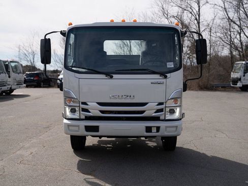 New 2024 Isuzu NPR image 2