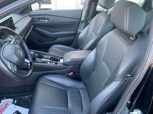 Used 2025 Honda Accord Sport image 9