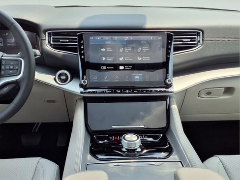 New 2026 Jeep Grand Wagoneer 2WD image 12