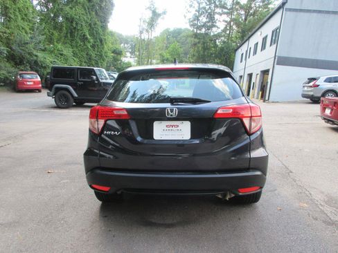 Used 2018 Honda HR-V LX image 6