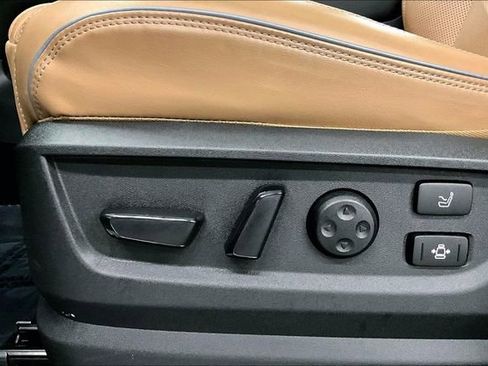 Used 2025 INFINITI QX80 Sensory AWD/4WD image 32