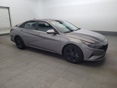 Used 2023 Hyundai Elantra SEL FWD image 11