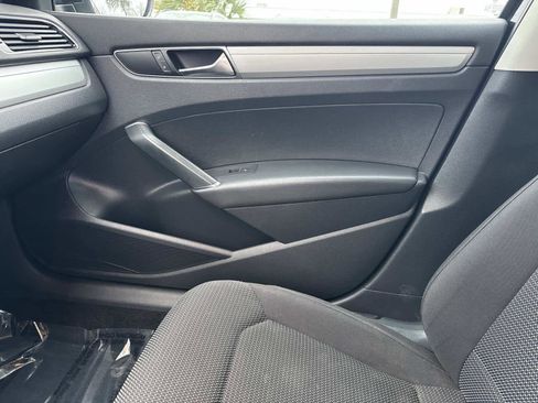Used 2017 Volkswagen Passat 1.8T S image 21
