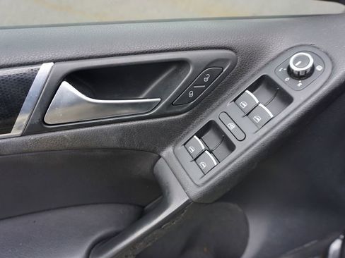 Used 2014 Volkswagen GTI Driver's Edition image 3