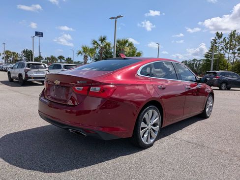 Used 2018 Chevrolet Malibu Premier w/ Premier Sun and Wheel Package FWD image 4