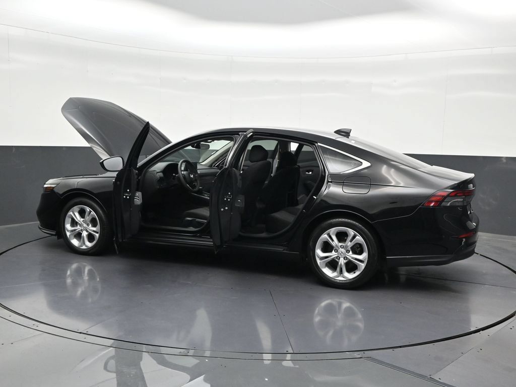 Used 2023 Honda Accord LX image 37
