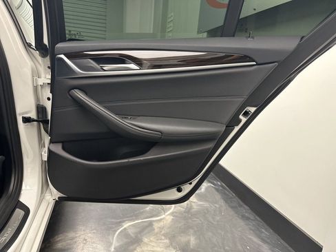 Used 2019 BMW 540i xDrive image 12