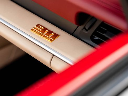 Used 2021 Porsche 911 Targa 4S Heritage Design image 8