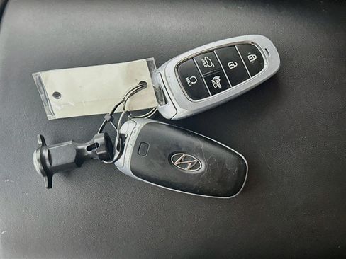 Used 2021 Hyundai Santa Fe SEL w/ Convenience Package AWD/4WD image 25
