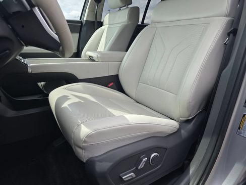 Used 2025 Hyundai Santa Fe SEL FWD image 21