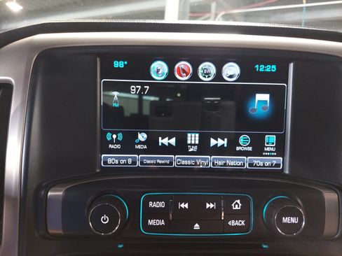 Used 2018 GMC Sierra 2500 Denali w/ Duramax Plus Package AWD/4WD image 17
