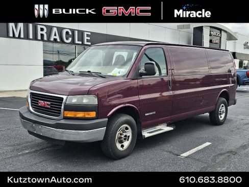 Used 2005 GMC Savana 3500 Extended RWD image 1
