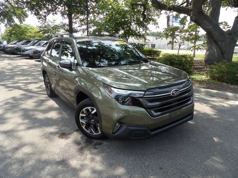 Used 2026 Subaru Forester Premium w/ Base/Premium Package AWD/4WD image 3