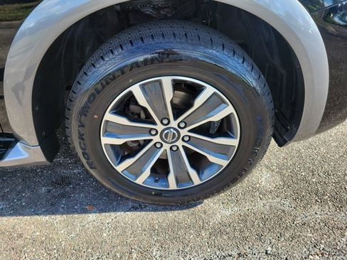 Used 2020 Nissan Armada SL w/ Premium Package image 6