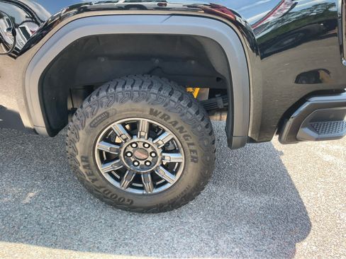 Used 2024 GMC Sierra 1500 AT4X AWD/4WD image 8