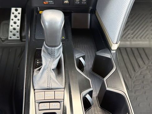 Used 2026 Toyota Camry SE FWD image 17