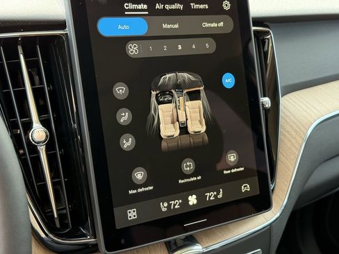 New 2026 Volvo XC60 B5 Plus w/ Protection Package Premier image 20