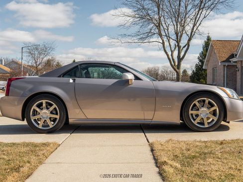 Used 2004 Cadillac XLR image 17