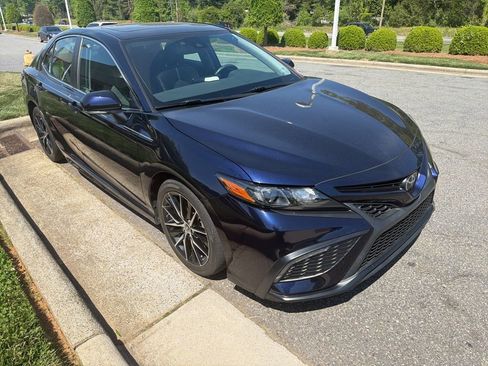 Used 2022 Toyota Camry SE w/ Audio Upgrade Package image 8