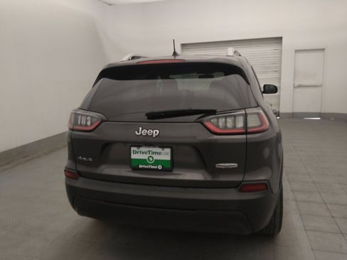 Used 2019 Jeep Cherokee Latitude Plus AWD/4WD image 7