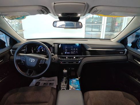 Used 2025 Toyota Camry LE FWD image 26