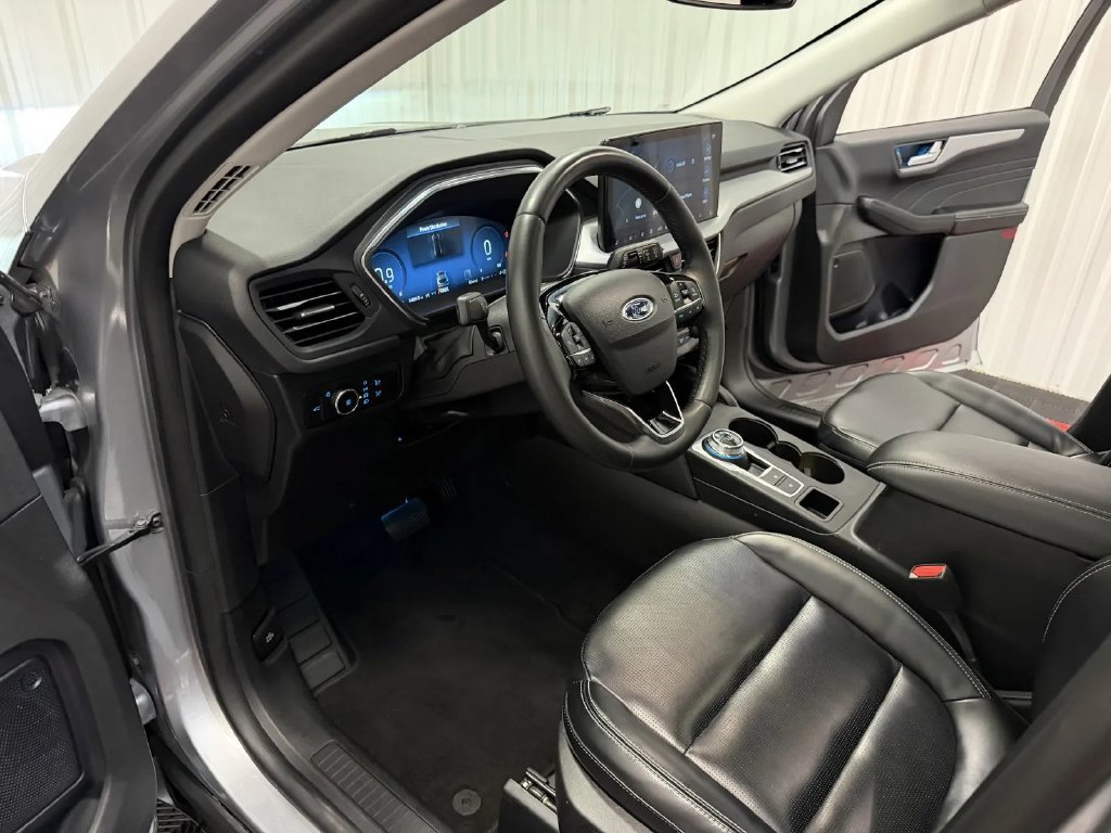 Used 2023 Ford Escape Platinum AWD/4WD image 39