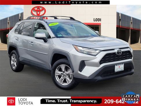 Used 2022 Toyota RAV4 XLE image 1