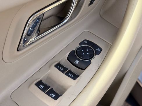 Used 2019 Ford Taurus Limited FWD image 23