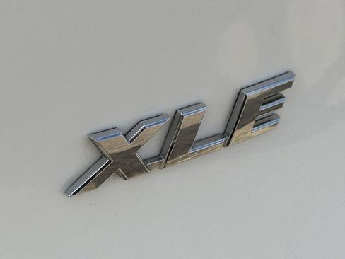 Used 2024 Toyota RAV4 XLE FWD image 11