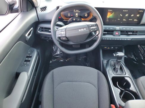 Certified 2025 Kia K4 LXS image 10