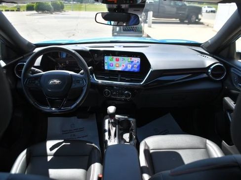 Used 2025 Chevrolet Trax RS w/ Driver Confidence Package FWD image 12