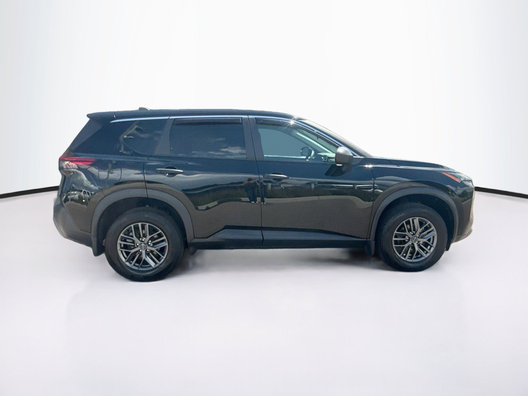 Used 2023 Nissan Rogue S AWD/4WD image 10