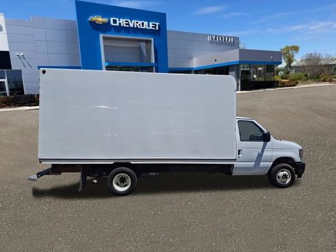 Used 2024 Ford E-450 and Econoline 450 Super Duty RWD image 26