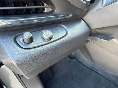 Used 2025 Buick Envista Preferred FWD image 19