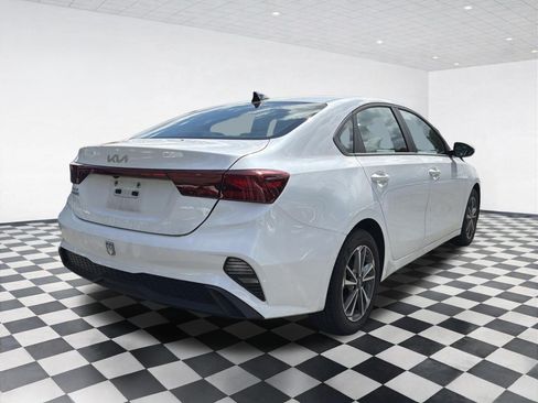 Used 2023 Kia Forte LXS w/ LXS Technology Package FWD image 4