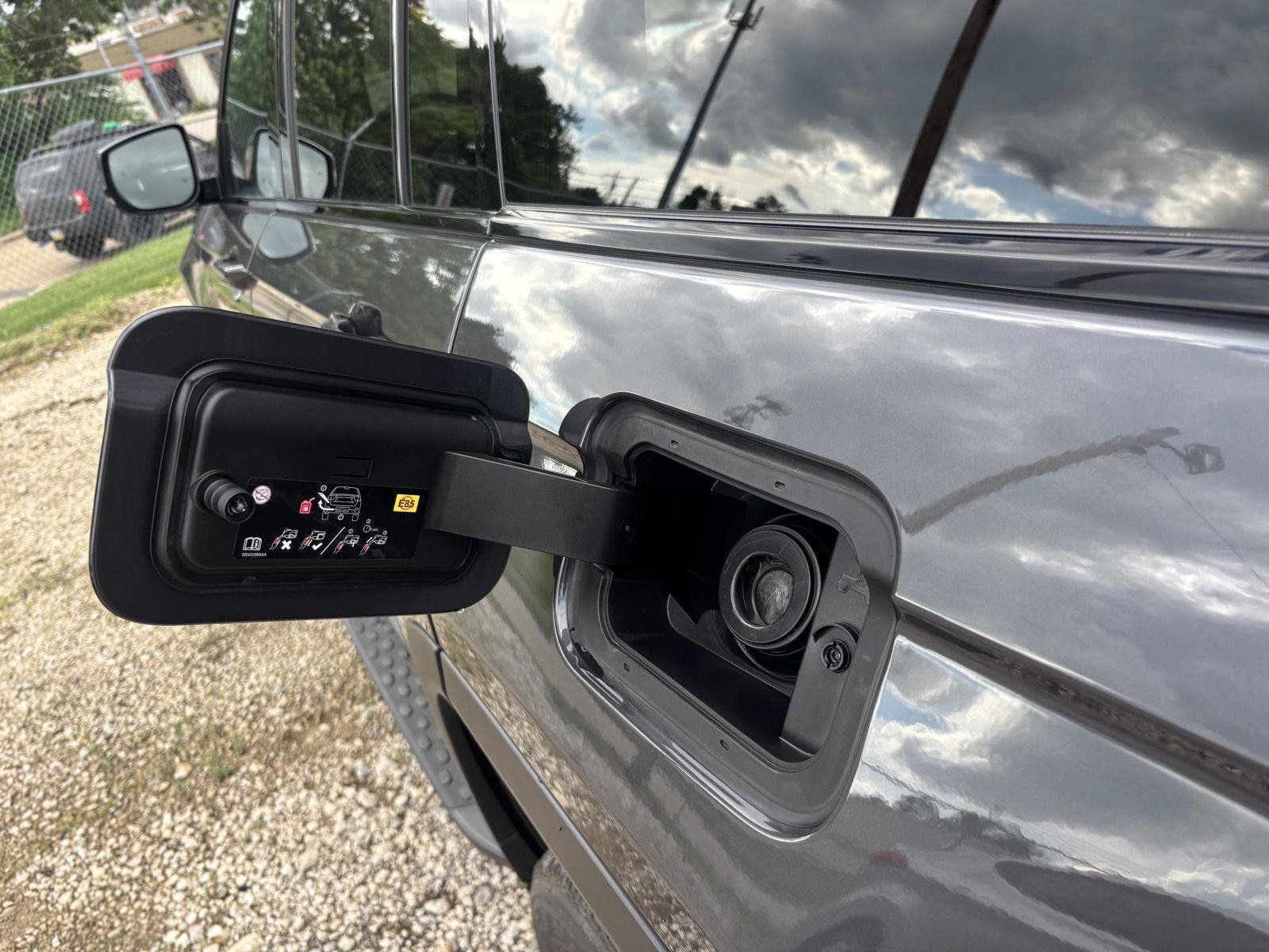 Used 2024 Jeep Grand Cherokee Altitude AWD/4WD image 29