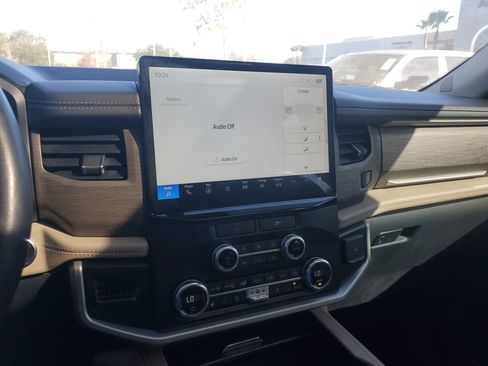 Used 2022 Ford Expedition Max Limited image 22