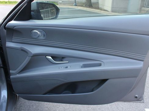 Used 2023 Hyundai Elantra SEL w/ Convenience Package FWD image 23