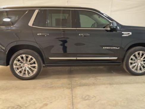 Certified 2023 GMC Yukon Denali w/ Advanced Technology Package image 9