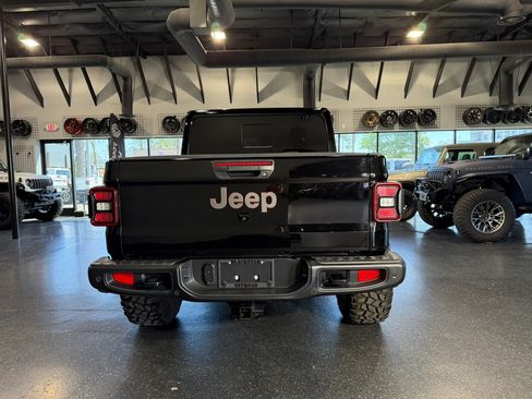 Used 2024 Jeep Gladiator Mojave image 10