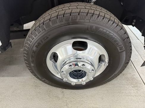 Used 2025 Ford F350 Lariat AWD/4WD image 5
