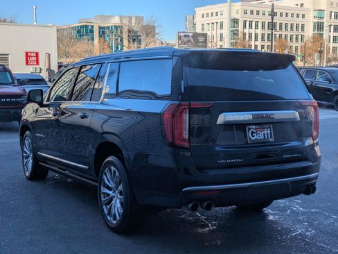 Used 2023 GMC Yukon XL Denali image 5