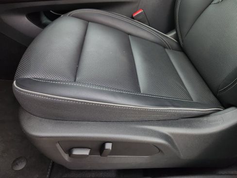 Used 2023 Buick Envision Essence image 29