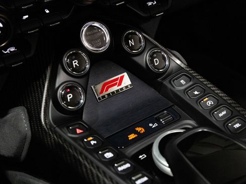 Used 2023 Aston Martin V8 Vantage Roadster RWD image 47