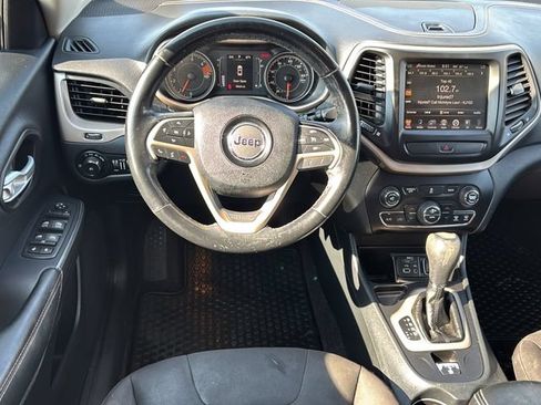 Used 2016 Jeep Cherokee 75th Anniversary FWD image 15