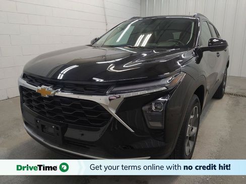 Used 2024 Chevrolet Trax LT w/ Driver Confidence Package FWD image 1