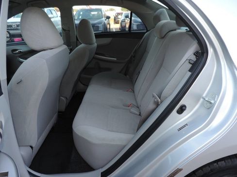 Used 2011 Toyota Corolla LE FWD image 19